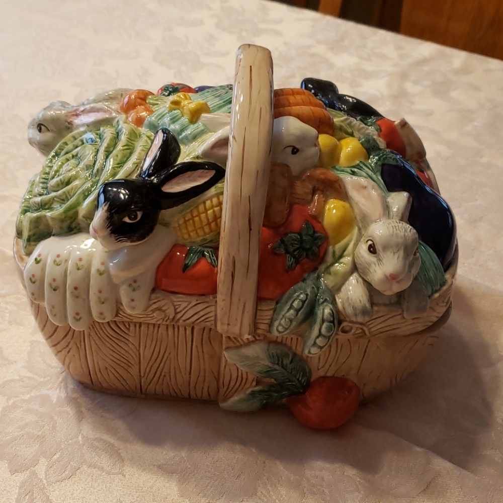 Fitz & Floyd Omnibus Rabbit Basket
